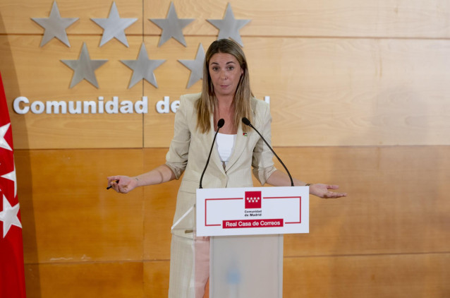 La portavoz del PSOE en la Asamblea, Mar Espinar, durante una rueda de prensa, tras una reunión con la presidenta de la Comunidad de Madrid