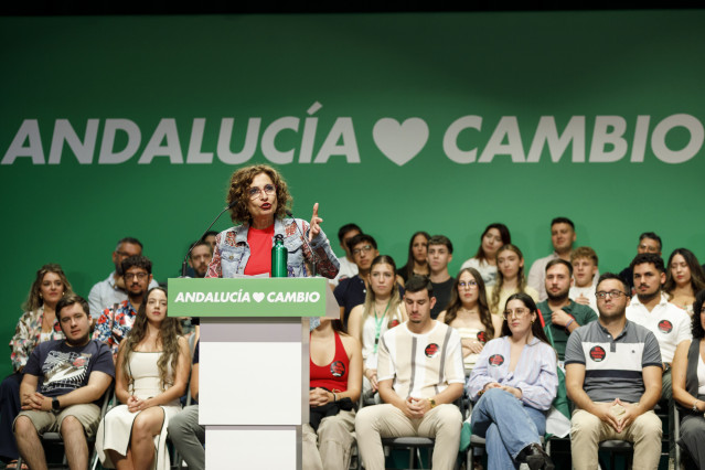 La vicepresidenta primera y ministra de Hacienda y secretaria general del PSOE-A, María Jesús Montero, este sábado en un acto público en Maracena (Granada).