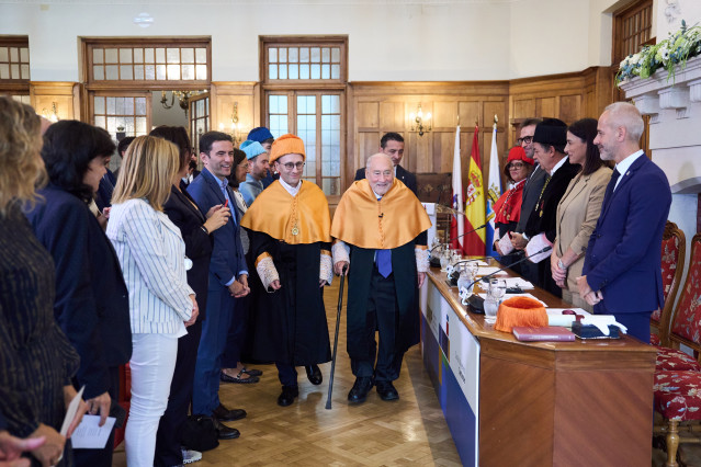 Acto académico de investidura como doctor honoris causa al economista y profesor Joseph E. Stiglitz