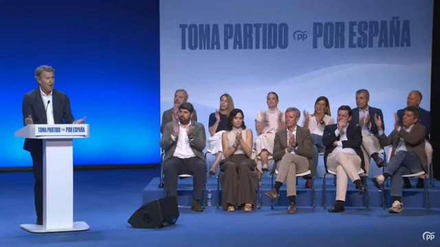 El líder del PP, Alberto Núñez Feijóo, junto a los presidentes autonómicos del PP en Murcia.