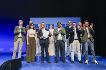 El presidente del Partido Popular, Alberto Núñez Feijóo, y los presidentes autonómicos del PP durante la clausura del acto de presentación de la ‘Declaración de la Región de Murcia’, en el 