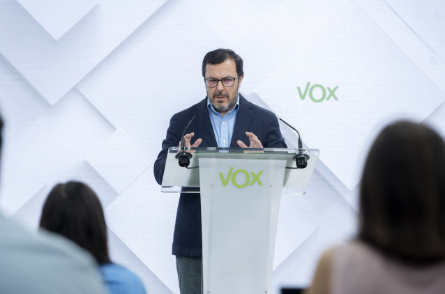 Archivo - El portavoz de Vox, José Antonio Fúster, durante una rueda de prensa