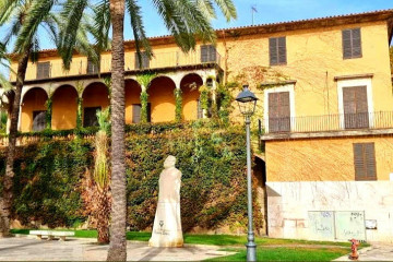 Fachada de la Conselleria de Familias, Bienestar Social y Atención a la Dependencia.