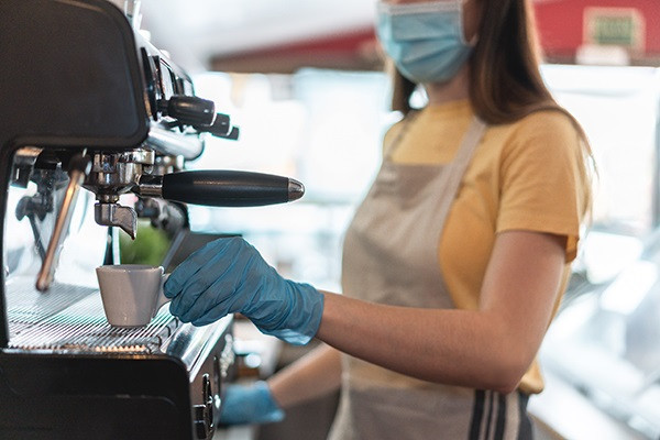 Archivo - Más de 100 millones de empleos turísticos podrían recuperarse en 2021