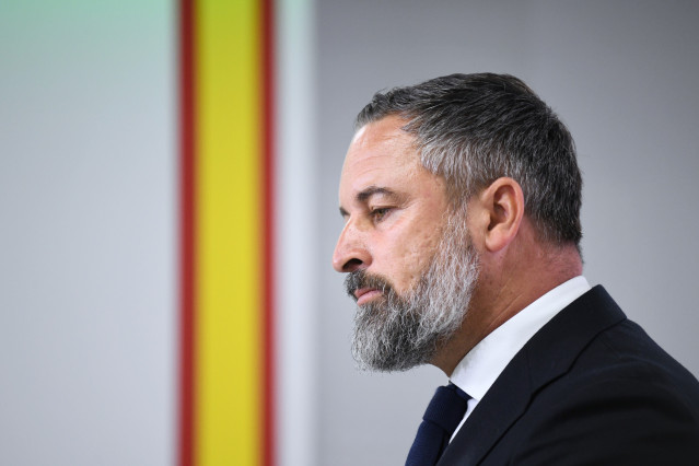 El presidente de Vox, Santiago Abascal comparece ante los medios en la sede del partido.