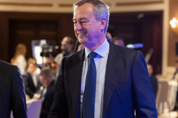El CEO de Banco Sabadell, César González-Bueno, llega a un desayuno de Nueva Economía Fórum, a 19 de septiembre de 2025, en Madrid (España).
