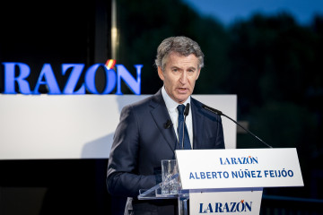 El presidente del Partido Popular, Alberto Núñez Feijóo, participa en ‘La Razón de…’, en la sede de La Razón, a 30 de septiembre de 2025, en Madrid (España).