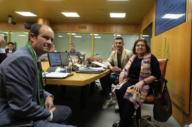 Presentación, en el  Parlamento vasco, del quinto informe anual de la Comisión de Valoración conocida como de 