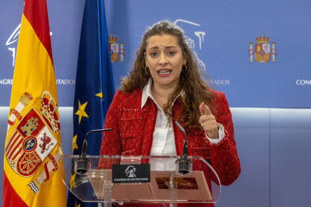 La portavoz del PP en el Congreso, Ester Muñoz, durante una rueda de prensa posterior a la Junta de Portavoces, en el Congreso de los Diputados, a 1 de octubre de 2025, en Madrid (España).