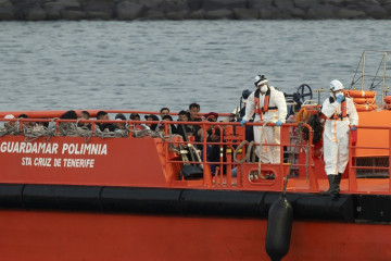 Archivo - Guardamar Polimnia con inmigrantes rescatados