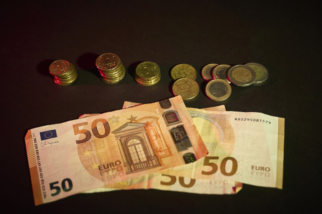Billetes y monedas, a 3 de septiembre de 2025, en Madrid (España).