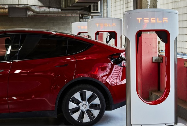 Archivo - Las ventas mundiales de Tesla crecen un 7,4% en el tercer trimestre con récord de 497.099 unidades.