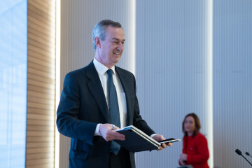 Archivo - El consejero delegado de Banco Sabadell, César González-Bueno, llega al acto de presentación de resultados 2023, en la sede del Banco Sabadell, a 1 de febrero de 2024, en San Cugat del Va