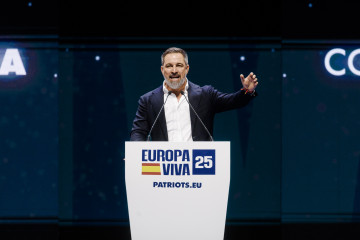 El presidente de VOX, Santiago Abascal, interviene durante el acto político de VOX ‘Europa Viva 2025’, en el Palacio de Vistalegre, a 14 de septiembre de 2025, en Madrid (España).