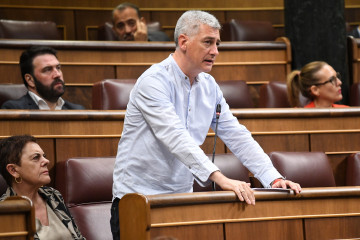 Archivo - El diputado de EH Bildu Oskar Matute interviene durante una sesión de control al Gobierno, en el Congreso de los Diputados, a 11 de junio de 2025, en Madrid (España).
