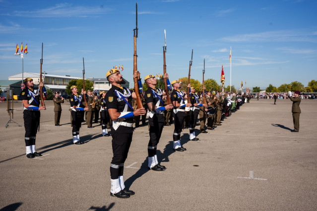 Acto militar de la Unidad Militar de Emergencias (UME) presidido por la ministra de Defensa, Margarita Robles, con motivo de su XX Aniversario, en la Base Aérea de Torrejón de Ardoz, a 4 de octubre de 2025, Madrid (España).