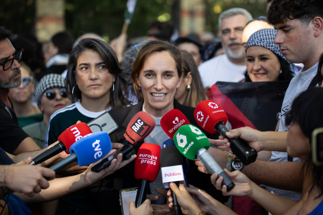 La portavoz de Más Madrid y ministra de Sanidad, Mónica García, ofrece unas declaraciones a la prensa, antes de la movilización bajo el lema ‘Alto al genocidio contra el pueblo Palestino. Por el fin al comercio de armas y a las relaciones con Israel’