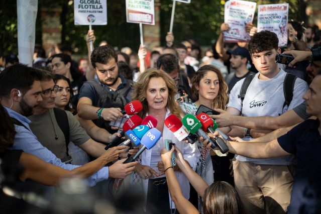 La eurodiputada de Sumar Estrella Galán, ofrece unas declaraciones a la prensa, antes de la movilización bajo el lema ‘Alto al genocidio contra el pueblo Palestino. Por el fin al comercio de armas y a las relaciones con Israel’.