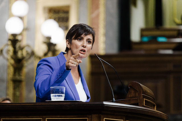 La ministra de Vivienda, Isabel Rodríguez, interviene durante un pleno en el Congreso de los Diputados, a 10 de septiembre de 2025, en Madrid (España).