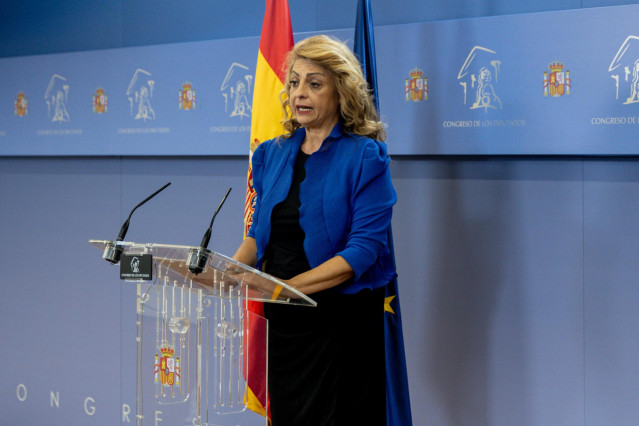 Archivo - La diputada de Coalición Canaria, Cristina Valido, durante una rueda de prensa en el Congreso