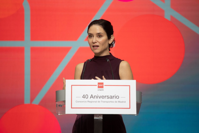 La presidenta de la Comunidad de Madrid, Isabel Díaz Ayuso, interviene durante el acto conmemorativo del 40º aniversario del Consorcio Regional de Transportes de Madrid