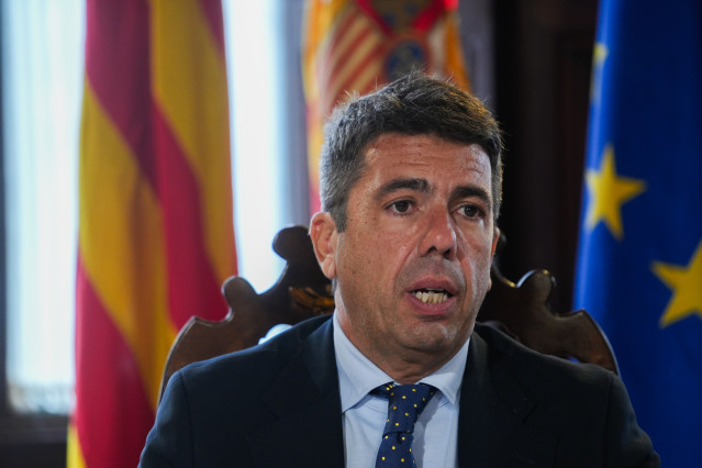 Archivo - El presidente de la Generalitat Valenciana, Carlos Mazón, durante la celebración de un pleno del Consell