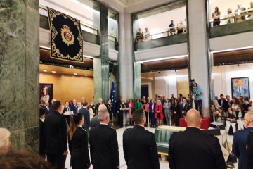 El Congreso rinde homenaje a la Policía Nacional y a trabajadores públicos por su labor de 