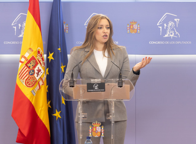 La portavoz del PP en el Congreso, Ester Muñoz, durante una rueda de prensa posterior a la Junta de Portavoces, en el Congreso de los Diputados, a 7 de octubre de 2025, en Madrid (España).