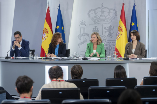 Rueda de prensa tras la reunión del Consejo de Ministros, en el Palacio de la Moncloa, a 7 de octubre de 2025, en Madrid (España).
