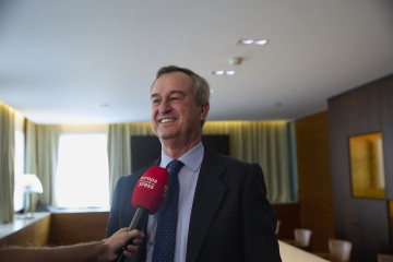 El consejero delegado de Banco Sabadell, César González-Bueno, durante una entrevista para Europa Press, en la sede de Sabadell, a 7 de octubre de 2025, en Madrid (España). César González-Bueno, 