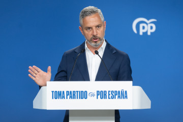 Archivo - El vicesecretario de Hacienda, Vivienda e Infraestructuras, Juan Bravo, durante una rueda de prensa para tratar asuntos de actualidad, en la sede del PP, a 4 de agosto de 2025, en Madrid (Es
