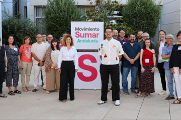 Imagen de la ejecutiva de Movimiento Sumar Andalucía, con sus coordinadores, Esperanza Gómez Corona y Raúl García, en primer término. (Foto de archivo).