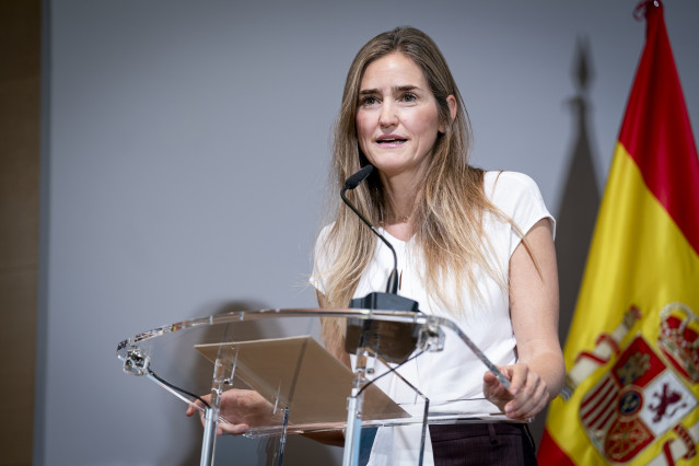 La vicepresidenta del Gobierno y ministra para la Transición Ecológica y el Reto Demográfico, Sara Aagesen, inaugura la jornada ‘Autoconsumo, actualizar para seguir creciendo’ organizada el 3 de octubre de 2025 en el salón de actos del Complejo Ministeria