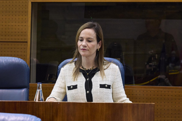 La portavoz de VOX en la Asamblea, Isabel Pérez Moñino, durante el pleno de la Asamblea de Madrid, a 9 de octubre de 2025, Madrid (España). Durante este pleno se debate la acogida de menores extranjeros no acompañados en la región, la política y prioridad