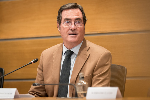 El presidente de la CEOE, Antonio Garamendi, durante el seminario 'África: inversión en talento y desarrollo’, en la sede de la CEOE, a 25 de septiembre de 2025, en Madrid (España). Organizado por la Confederación Española de Organizaciones Empresariales
