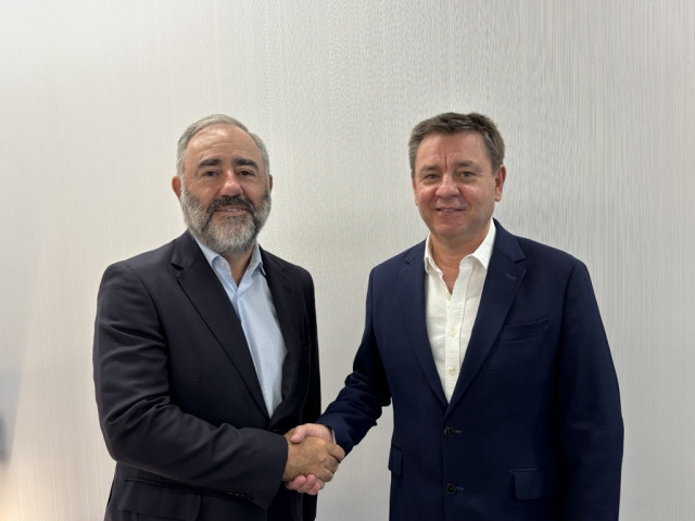 El acuerdo ha sido rubricado por el director de Compras de Gestamp, Javier Imaz, y el director de Marketing de Hydnum Steel, Gilles Mirol