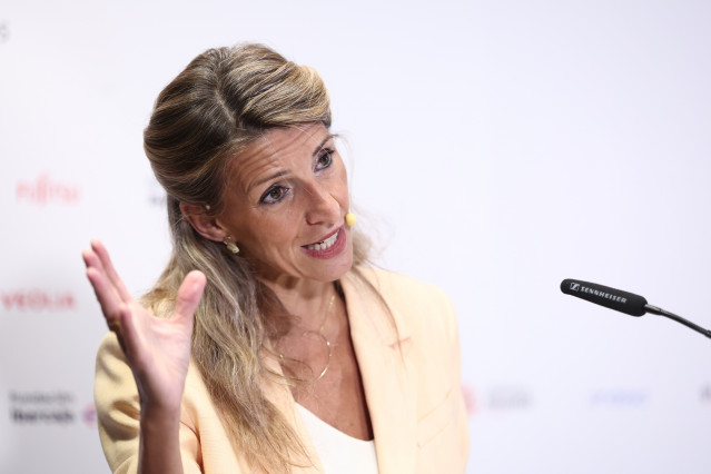 La vicepresidenta segunda del Gobierno y ministra de Trabajo y Economía Social, Yolanda Díaz, protagoniza un desayuno informativo de Europa Press en el NH Collection Eurobuilding, a 9 de octubre de 2025 en Madrid (España).