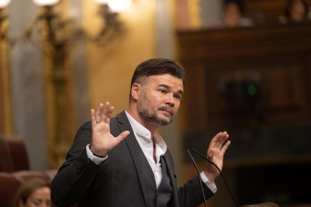 El portavoz de ERC en el Congreso, Gabriel Rufián, interviene durante una sesión plenaria, en el Congreso