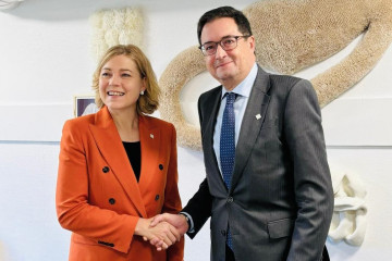 El ministro Óscar López y Henna Virkkunen