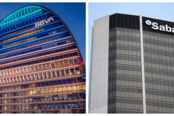 Archivo - Sedes de BBVA y Banco Sabadell.