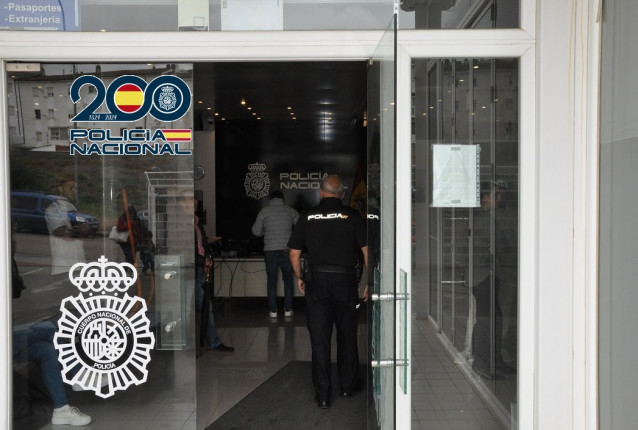 Archivo - Entrada a la comisaría de la Policía Nacional en Ronda (Málaga)