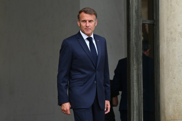EuropaPress 6917450 27 august 2025 france paris frances president emmanuel macron greets