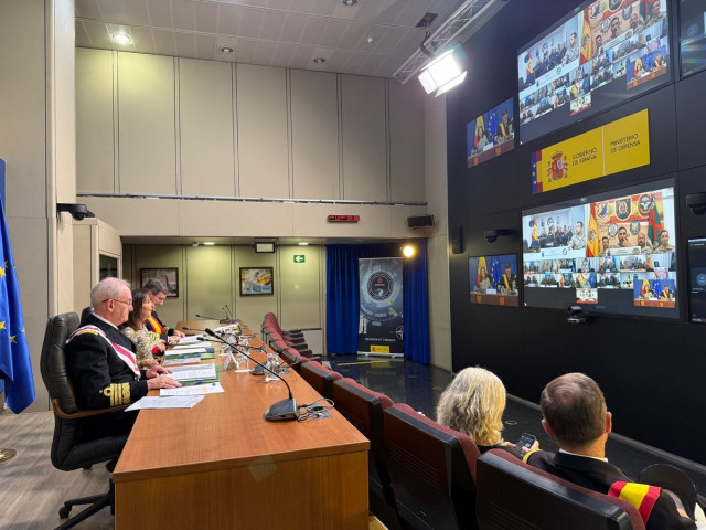 La ministra de Defensa se ha dirigido a los más de 3000 militares desplegados en el exterior.