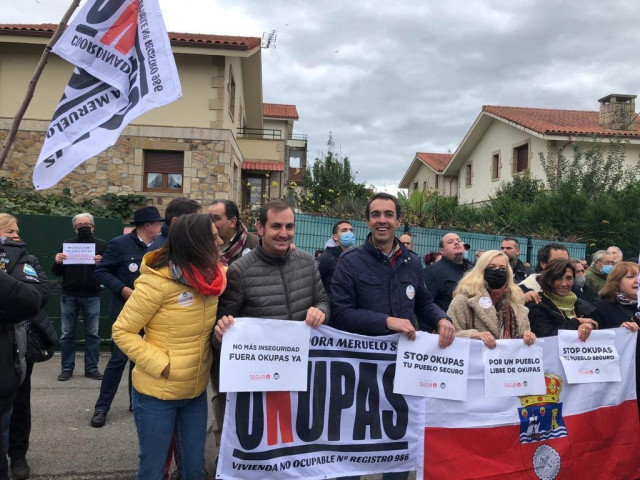 Archivo - Armando Blanco, diputado de Vox, en una concentración contra la okupación