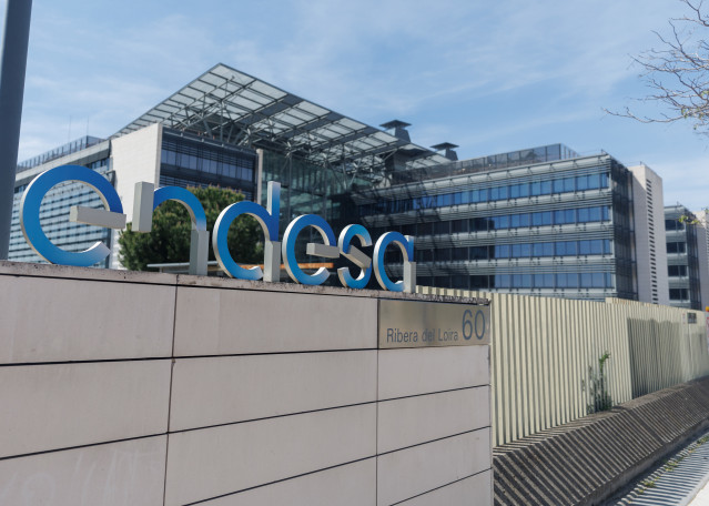 Archivo - Fachada de la sede de Endesa