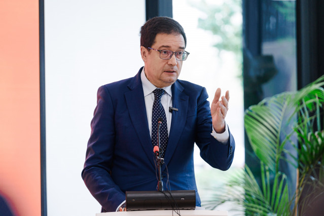 El ministro para la Transformación Digital y de la Función Pública, Óscar López, durante el acto de inauguración institucional del nuevo Hub Tecnológico de ING, a 13 de octubre de 2025, en Madrid (España).