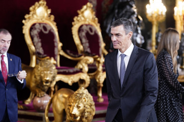El presidente del Gobierno y secretario general del PSOE, Pedro Sánchez, durante la recepción con motivo del día de la Fiesta Nacional, en el Palacio Real, a 12 de octubre de 2025, en Madrid (Espa