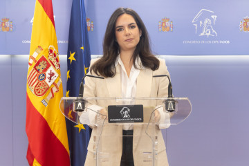 La portavoz de VOX en el Congreso, Pepa Millán, durante una rueda de prensa anterior a la Junta de Portavoces, en el Congreso de los Diputados, a 1 de octubre de 2025, en Madrid (España).