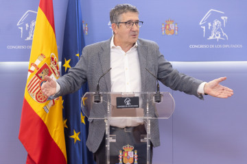 La portavoz del PSOE en el Congreso, Patxi López, durante una rueda de prensa posterior a la Junta de Portavoces, en el Congreso de los Diputados, a 7 de octubre de 2025, en Madrid (España).