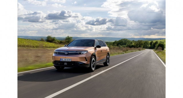 Opel abre sus primeros pedidos del Grandland Electric con autonomía de hasta 694 kilómetros.